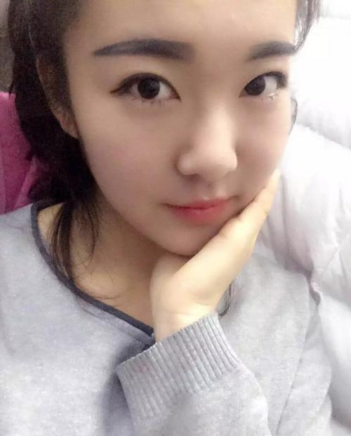 体验刚下海的超嫩极品穴学生妹妹,不是极品我不发 第1张