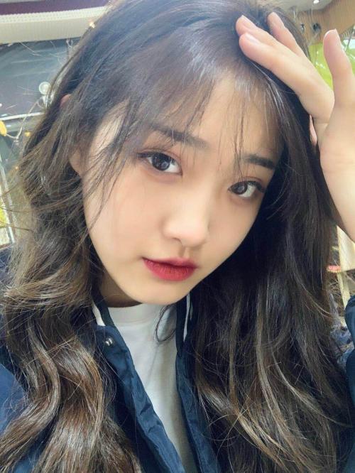 朝阳区水嫩多汁兼职小美女 第2张