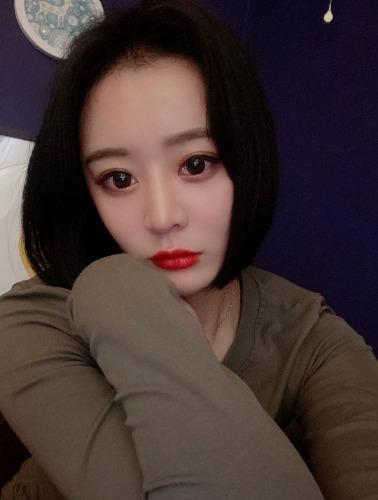 名媛小女神，身材妖娆温柔体贴 第1张